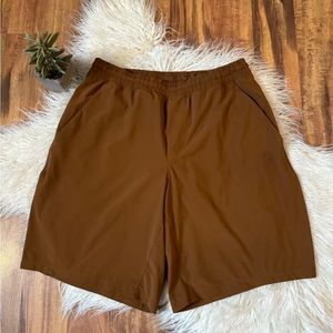 Lululemon Pacebreaker Men’s Lined Shorts Camel Brown